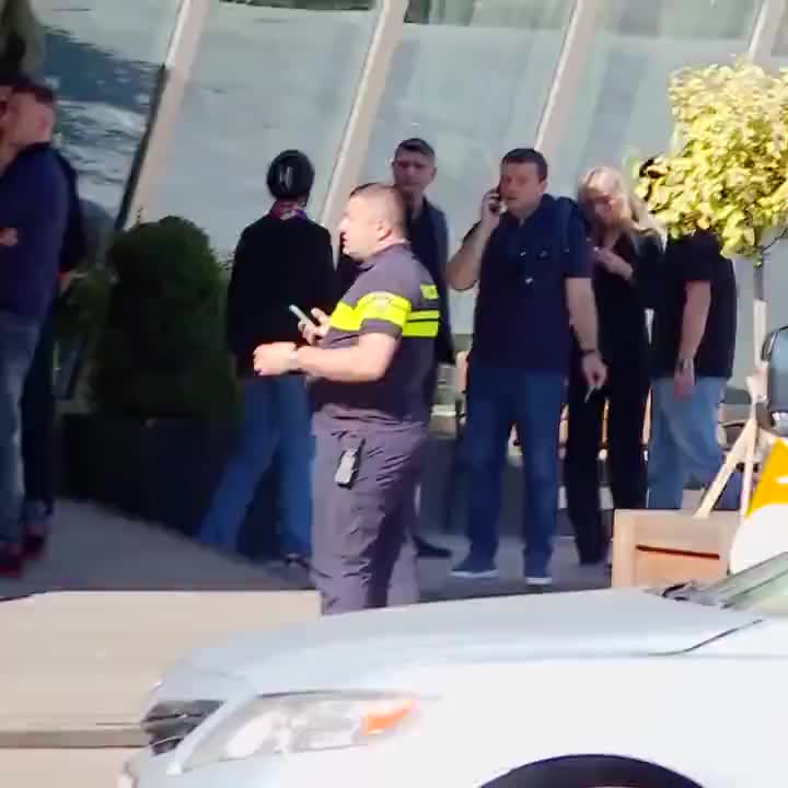 Задержание в гостинице Holiday Inn в Тбилиси: спецназ и полиция на месте
