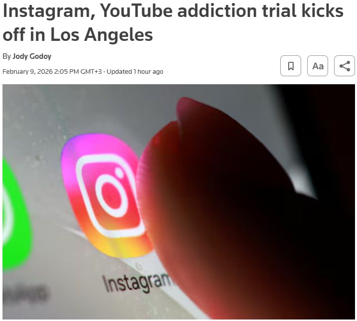 В США проверят соцсети на ответственность за вред детям Reuters В Калифорнии начался судебный процесс который может стать прецедентом для индустрии Big Tech Суд рассмотрит могли ли Meta Platforms и Google навредить психическому здоровью ребёнка за счёт затягивающего дизайна своих платформ Иск подала 20 летняя американка утверждающая что в подростковом возрасте стала зависимой от Instagram и YouTube Это по её словам привело к депрессии и суицидальным мыслям Она требует признать компании ответственными за вред Ожидается что на процессе даст показания глава Meta Марк Цукерберг TikTok и Snap ранее урегулировали претензии с истцом вне суда Meta Google TikTok и Snap столкнулись с более чем 2 3 тыс дел связанных с вредом для детей Судебные процессы в США идут на фоне запрета на соцсети для детей Австралия и Испания уже ограничили доступ к ним для пользователей младше 16 лет аналогичные меры обсуждаются и в других странах признана в России экстремистской и запрещена принадлежит запрещенной в РФ компании Meta Подписывайтесь на BFM И в MAX