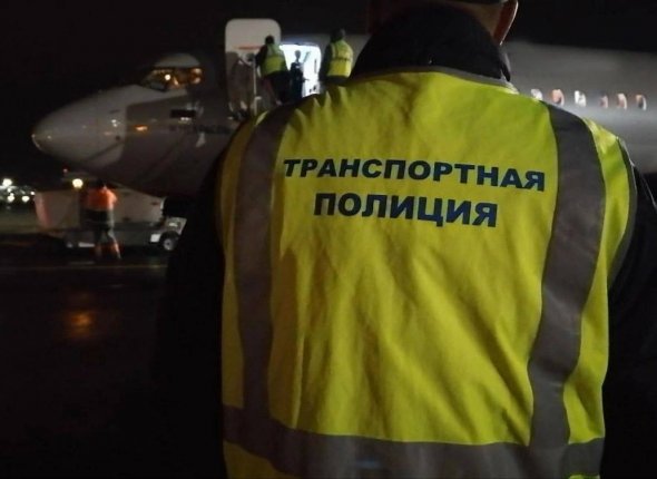 35 летнего авиадебошира задержали в аэропорту Иркутска Мужчина летел на самолёте из Бодайбо Читать подробнее на сайте