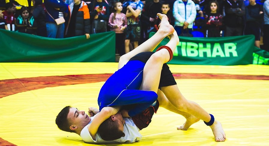 В Судаке пройдет турнир по спортивной борьбе грепплинг‼ Соревнования посвятят памяти Олега Сёмова и других воинов, погибших при исполнения служебного долга в зоне СВО. 2 0 июля за звание сильнейшего будут бороться спортсмены пяти возрастных категорий Победителей и призёров турнира наградят памятными призами Федерация спортивной борьбы Республики Крым