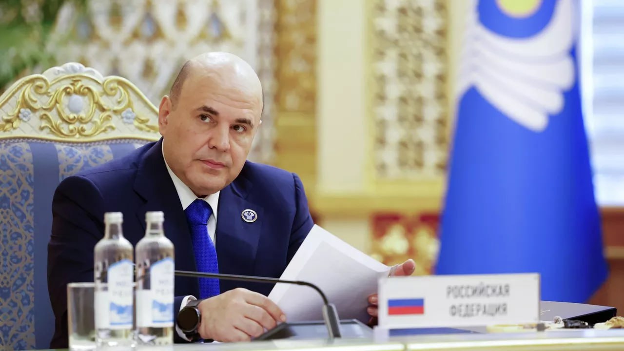 ЭКОНОМИЧЕСКИЙ СОЮЗ МИХАИЛ МИШУСТИН ПРИЗВАЛ РАСШИРЯТЬ СОТРУДНИЧЕСТВО СНГ И ЕАЭС Глава правительства РФ Михаил Мишустин призвал расширять сотрудничество СНГ и ЕАЭС, работать над сближением нормативно-правового регулирования. «Важным считаем и дальнейшее расширение сотрудничества СНГ и Евразийского экономического союза. С учетом тесных связей между нашими странами, необходимо работать над сближением нормативно-правового регулирования Содружества и Союза», – заявил Глава правительства РФ Михаил Мишустин на заседании совета глав правительств СНГ в Душанбе. Другие заявления главы правительства РФ Михаила Мишустина: Страны ЕАЭС прорабатывают механизмы помощи совместным инициативам в области сельского хозяйства. Россия является надежным союзником и торговым партнером для стран СНГ, Москва настроена на дальнейшую конструктивную работу. Доля стран СНГ в товарообороте России по итогам 2024 года увеличилась и составила 15,5%. Премьер призвал расширять сотрудничество СНГ и ЕАЭС, работать над сближением нормативно-правового регулирования. Премьер предложил партнерам по СНГ подключиться к принятому в ЕАЭС механизму единой системы таможенного транзита. Фото: РИА Новости / Дмитрий Астахов #аврорамедиа_россия Telegram-экосистема АВРОРА МЕДИА МЕДИА НОВОСТИ РЕГИОН ЛАЙФ СПОРТ ГЕРЛЗ ХАЙТЕК ПЕРСОНЫ ИНСАЙД КРИМИНАЛ МОЛОДОСТЬ LIVE АВРОРА МЕДИА YOUTUBE RUTUBE