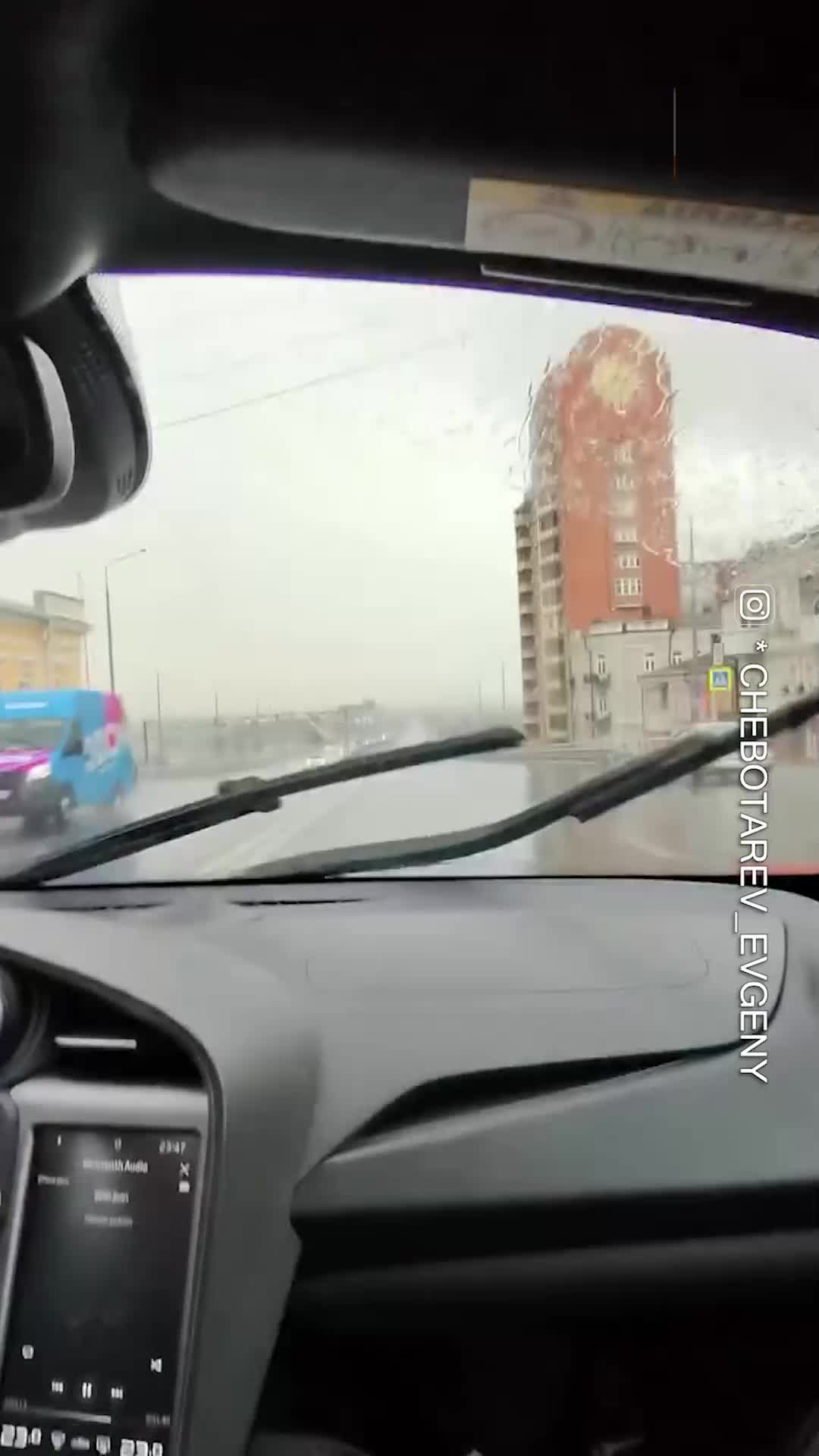 Каскадер Евгений Чеботарев попал в аварию на McLaren в Ростове