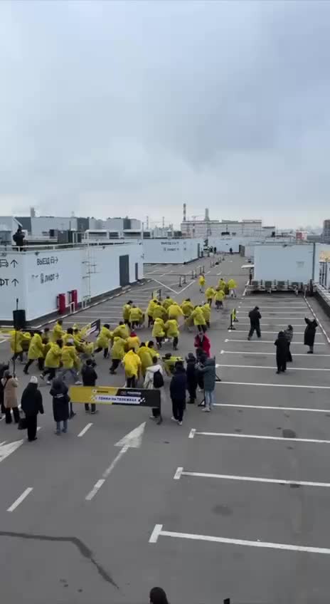 Т Банк и Садовод установили рекорд БРИКС в массовых гонках на тележках