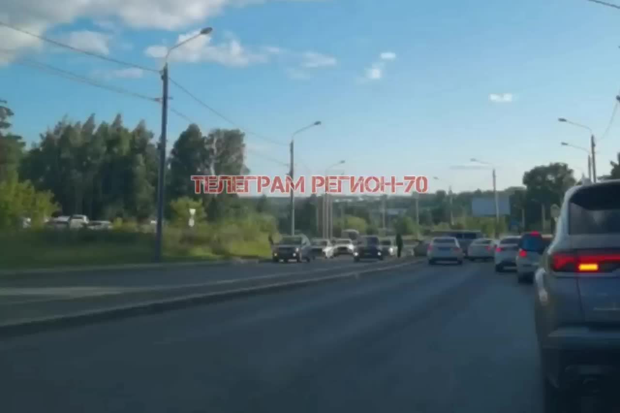 Водитель УАЗа скрылся с места ДТП в Томске, полиция ищет свидетелей