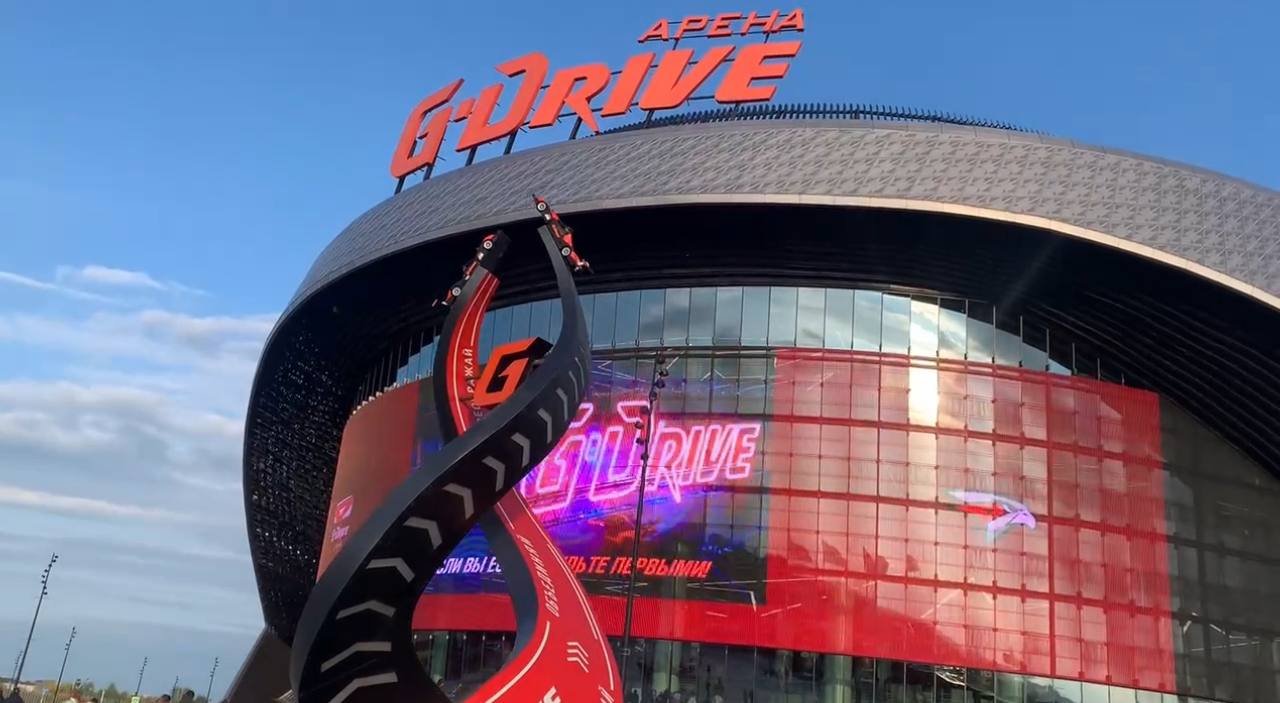 В Омске возобновляется работа шаттлов для болельщиков Авангарда В G Drive Арене стартует регулярный чемпионат КХЛ для омского хоккейного клуба Авангард и с этой целью возобновляется работа шаттлов для трансфера болельщиков Автобусы большого класса будут курсировать по специальным маршрутам 501 520 предоставляя бесплатный трансфер до G Drive Арены и обратно Шаттлы обеспечат развоз болельщиков по домам после окончания домашних матчей Пассажиры смогут садиться на конечных остановках и на ряде промежуточных остановочных пунктов Подписаться Написать в редакцию
