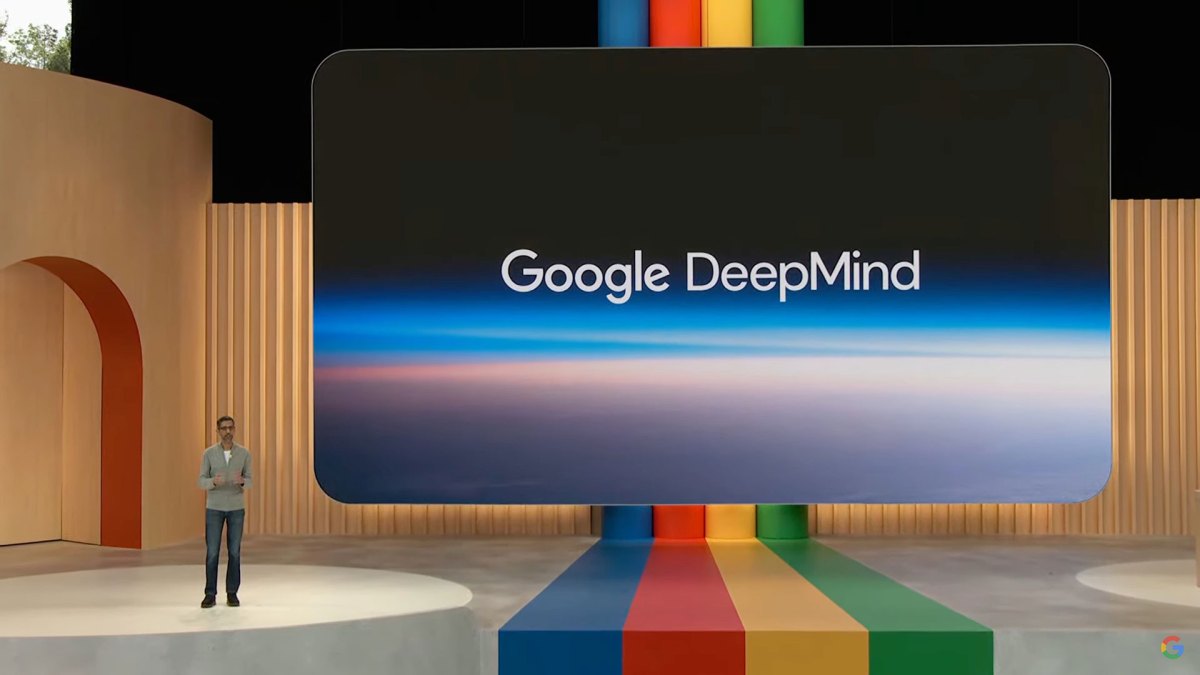 Google представила результаты работы своего нового «охотника за багами», основанного на ИИ: всего за несколько недель система автоматически выявила 20 критических уязвимостей в различном программном обеспечении. Искусственный интеллект не просто сканирует код, он обучен прогнозировать нетипичные паттерны ошибок и предлагает исправления быстрее, чем это делают команды безопасников. Такой подход способен принципиально изменить отрасль кибербезопасности, сократив время реакции на угрозы и снизив стоимость защиты. Подробности о технологии и её первых успехах — в нашем материале.  Источник