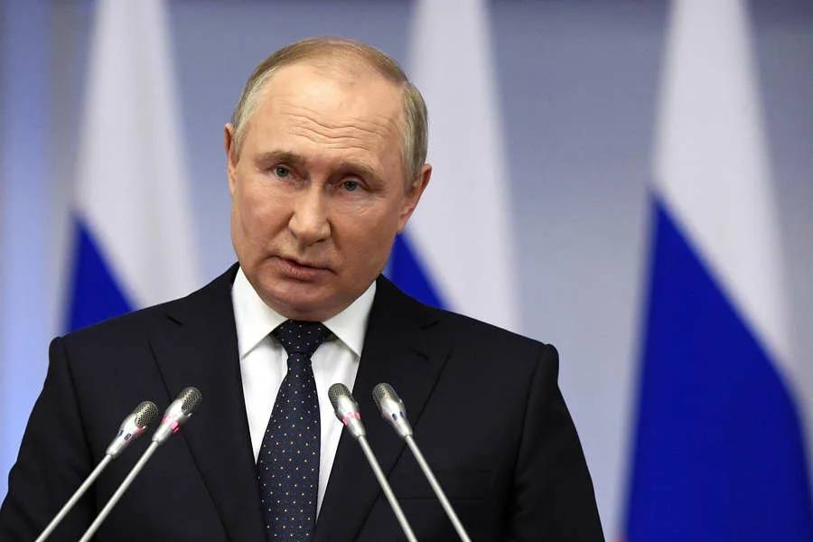 Президент Владимир Путин может завтра посетить Северодвинск. Официального подтверждения визита пока нет. Однако, по информации источника «Архангельск №1», завтра у многих заводчан выходной именно по этой причине. Архангельск №1 Прислать новость