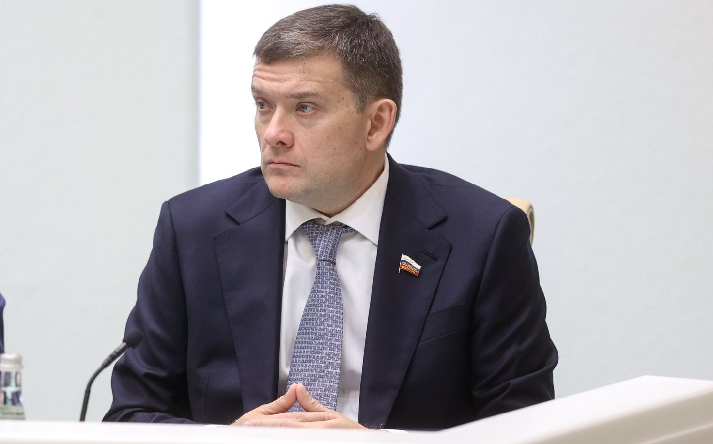 Костромской сенатор вновь выбран вице спикером Совета Федерации В поддержку кандидатуры Николая Журавлева в верхней палате парламента проголосовали единогласно Администрацию Костромской области в Совете Федерации Николай Журавлев представляет с 2011 года И уже с 2019 года заместитель Председателя Совета Федерации Николай Андреевич автором законов направленных на совершенствование банковской сферы и защиты прав граждан на финансовом рынке Имеет большой опыт в разработке законодательных инициатив по обеспечению сбалансированности региональных бюджетов Принимает активное участие в продвижении и реализации проектов направленных на социально экономическое развитие Костромской области и защиту интересов жителей региона При содействии сенатора принят ряд законов направленных на расширение мер социальной поддержки военнослужащих ветеранов боевых действий и членов их семей