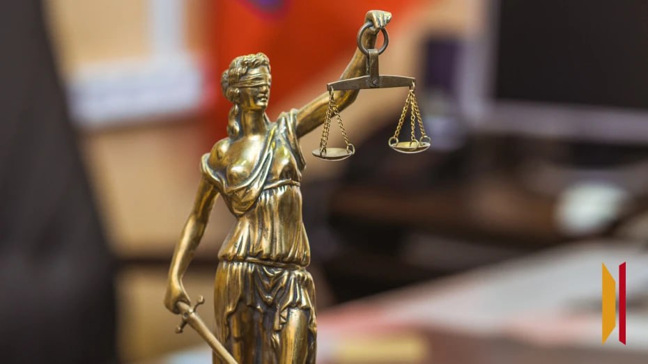 Экс директор Новогремяченской школы похитила 300 тыс рублей Суд вынес приговор бывшему директору Новогремяченской средней общеобразовательной школы Ольге Подорожней С марта 2020 года по декабрь 2023 года директор издавала приказы о начислении стимулирующих выплат подчиненному сотруднику без учета фактических показателей работы Полученные сотрудником деньги частично возвращались на банковскую карту Ольги Подорожней Всего экс директор похитила более 300 тыс рублей Суд приговорил женщину к 1 году и 7 месяцам лишения свободы условно с испытательным сроком один год Подписывайтесь на канал РИА Воронеж в Max