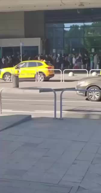 Сбой в московских аэропортах: более 120 рейсов отменены из-за ночных ограничений