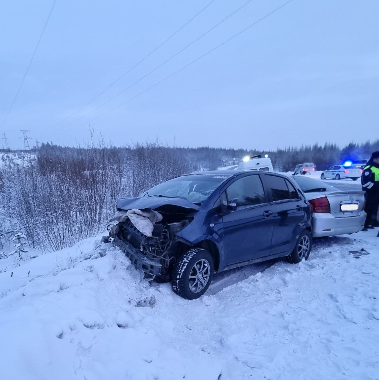 В Якутии в ДТП пострадала пассажирка  Сегодня, 12 декабря около 16 часов водитель - мужчина 1998 г.р., управляя автомобилем "Тойота Витц", на 5 км. автодороги местного значения 378-Нерюнгри совершил выезд на полосу, предназначенную для встречного движения. Мужчина не учел метеорологические условия, выбрал небезопасную скорость, в результате чего произошло столкновение с автомобилем "Тойота Аллион", в котором находились водитель, 1980 г.р. и пассажирка, 1988 г.р., которые были пристегнутые ремнями безопасности.  На место происшествия прибыли сотрудники Госавтоинспекции и бригада скорой медицинской помощи.  В результате ДТП пассажирка доставлена и госпитализирована в Нерюнгринскую ЦРБ.  По факту ДТП проводится проверка.  Управление Госавтоинспекции МВД по Республике Саха  Якутия :  - Уважаемые водители, будьте внимательны на дорогах! Держите безопасную скорость движения!