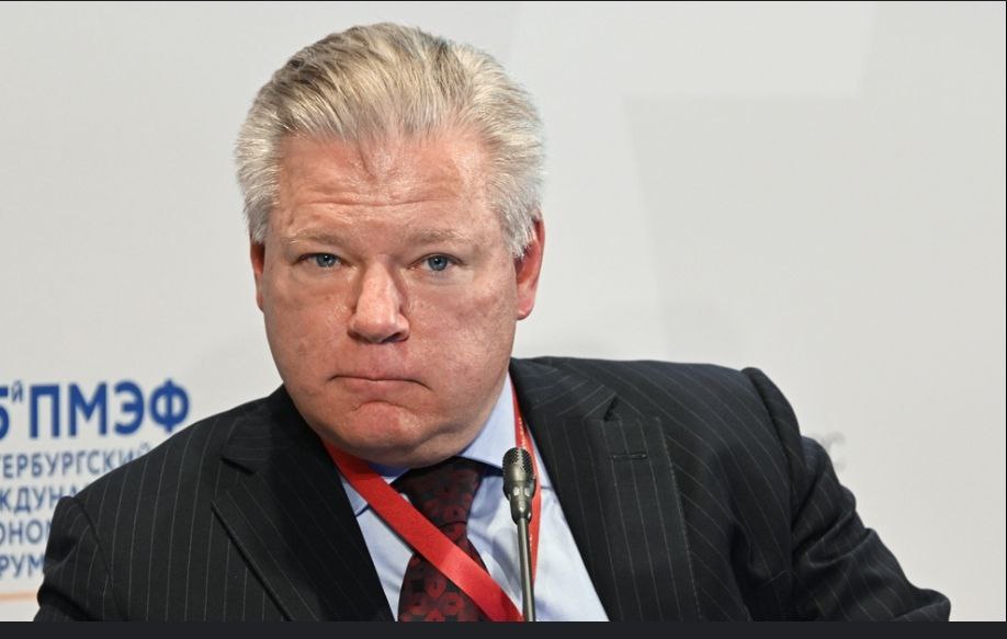 Некоторые ключевые компании США хотели бы вернуться на российский рынок, рассказал президент Американской торговой палаты в России Роберт Эйджи в комментарии телеканалу RT на полях ПМЭФ. #Россия #Z #Зеленский #украина #победаzaнами #BarguZin24 БаргуZин Vk YouTube TikTok X
