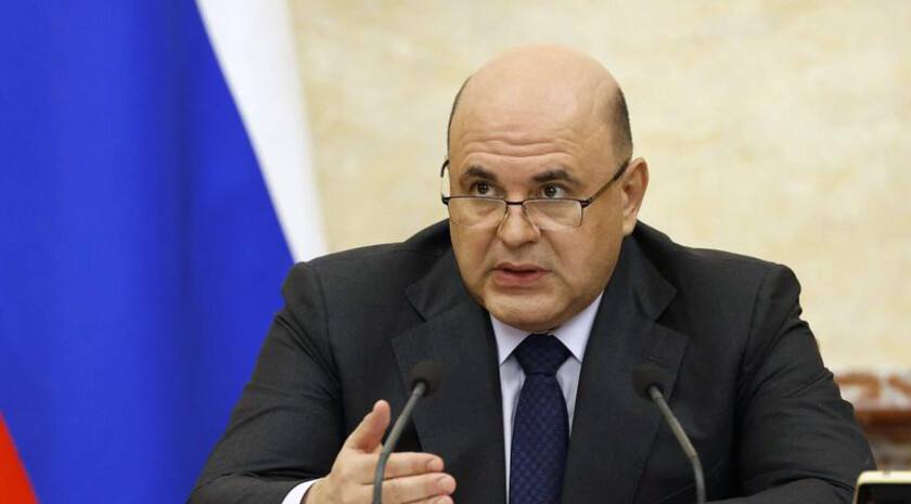 Премьер-министр РФ Михаил Мишустин ответил на вопрос студентки Луганского медицинского университета им. Святителя Луки, какой он видит Россию в 2035 году. «Я уверен, что через десять лет Россия будет независимой, свободной и сильной», — сказал премьер в ходе просветительского марафона «Знание. Первые». Мишустин раскрыл смысл каждого слова: независимой — так как у России свой путь, свободной — поскольку в России есть широкие возможности для реализации своего таланта, сильной — потому что в России живут самые талантливые люди, двигающие вперед науку, промышленность и экономику.