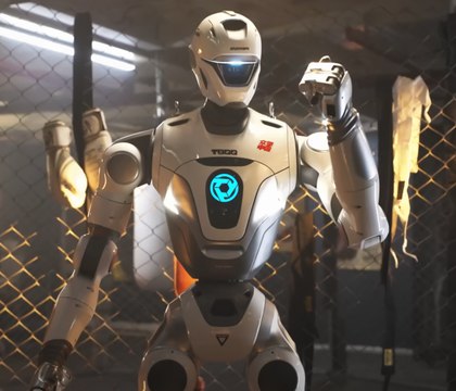 EngineAI открыла предзаказы на гуманоидных роботов T800 по цене от 25 000 долларов Китайская компания Engine AI Zhongqing ZQ Robotics официально открыла предзаказы на гуманоидных роботов T800 на онлайн площадке JD com Для предзаказа понадобится внести депозит в размере 5000 юаней около 700 долларов США Первые поставки ожидаются не позднее 2 июня 2026 года