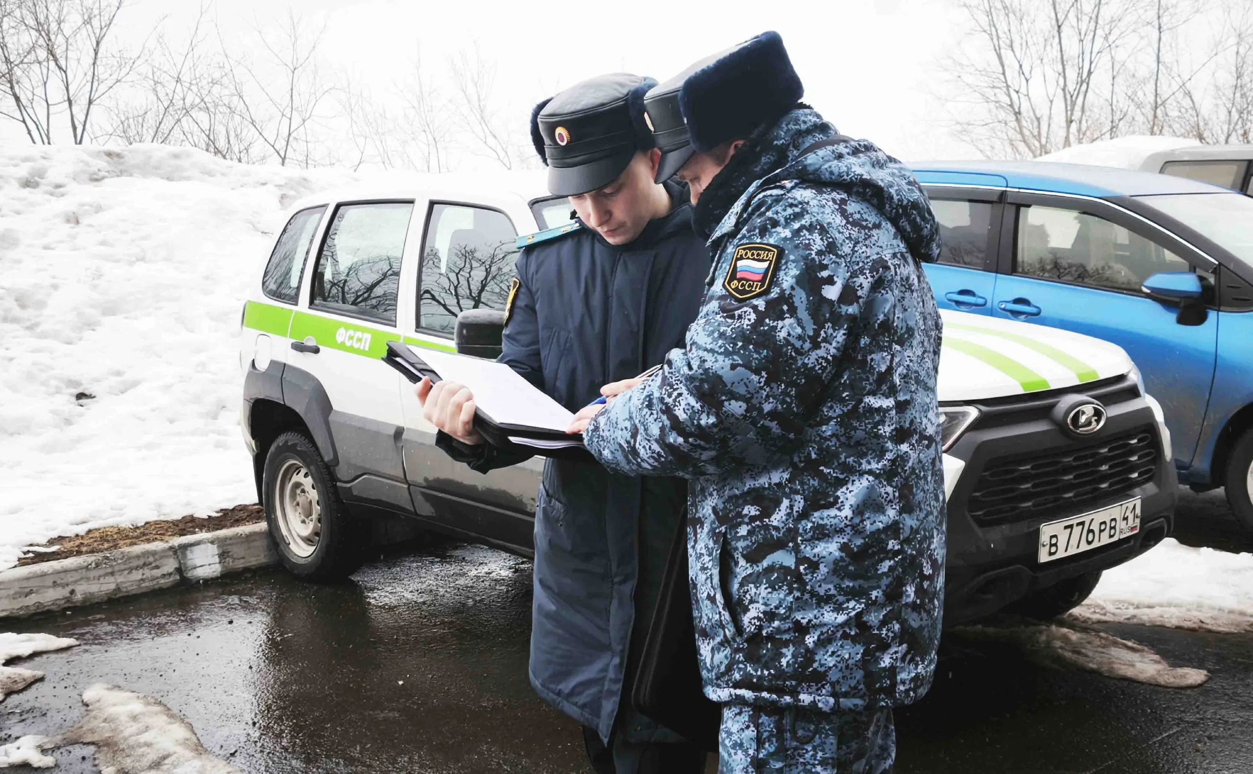 В Вилючинске усилили давление на должников энергосбыта В апреле их количество приблизилось к 2 5 тысячам человек В Вилючинске прошёл плановый рейд по злостным должникам за электричество в нём вместе с судебными приставами участвовали представители Камчатскэнергосбыта Визиты нанесли тем кто игнорирует решения суда и продолжает копить долги Подробности по ссылке   kamtime ru article 0800d784 3b31 4492 b67e 3f3eee9872f2