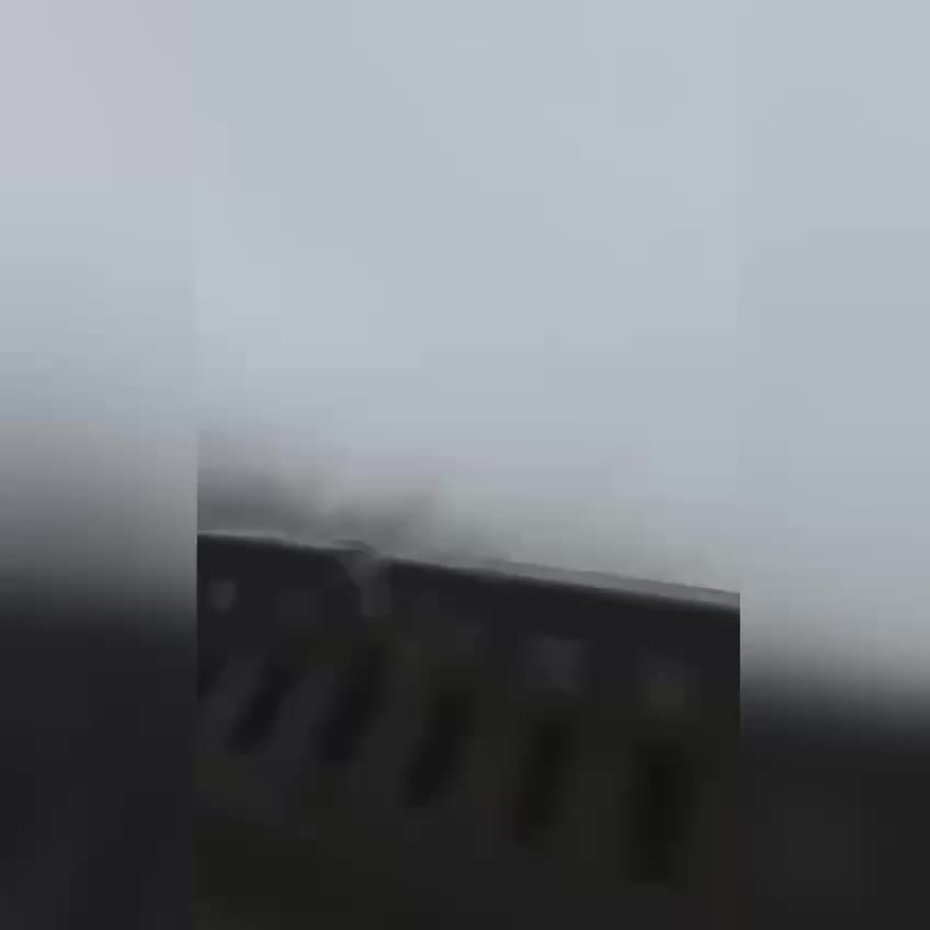 Госавтоинспекции напоминают о безопасности на дорогах во время дождя в Свердловской области и Владивостоке