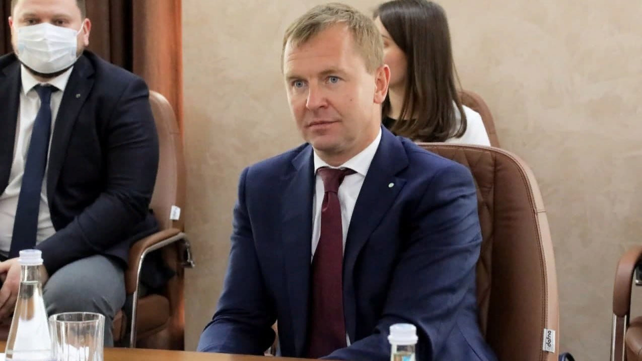 Зампред Сбербанка Анатолий Попов в интервью Интерфаксу: - Мы сохраняем ожидания по росту корпоративного кредитного портфеля на уровне 9-11% - Массовых запросов на реструктуризацию со стороны крупных компаний нет - Почти три четверти нашего портфеля, выдано сейчас по плавающей ставке. - Есть отрасли, которые чувствуют себя очень устойчиво - это золотодобыча, металлургия, нефтегаз, продовольственный ритейл, в целом агропромышленный комплекс - Текущий портфель девелоперов не вызывает никаких беспокойств, Читать далее #SBER