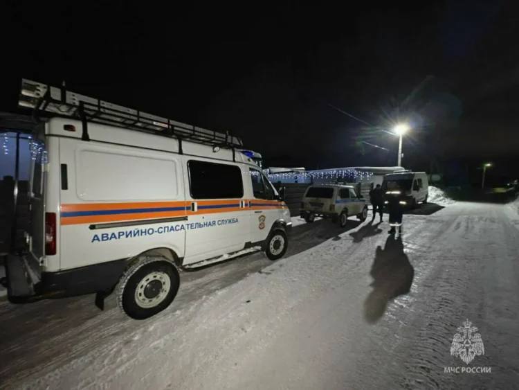 В Альметьевском районе спасатели нашли заблудившегося в поле мужчину В Альметьевском районе спасатели нашли 22 летнего мужчину который заблудился в поле у села Новое Каширово Сигнал о его пропаже поступил на номер 112 Молодой человек вышел из микрорайона Урсала и потерялся Поисковая операция в которую были вовлечены сотрудники ПСП Альметьевска заняла около двух часов Мужчину доставили домой медицинская помощь не потребовалась Подписаться Сообщить новость   Вести Татарстан в MAX