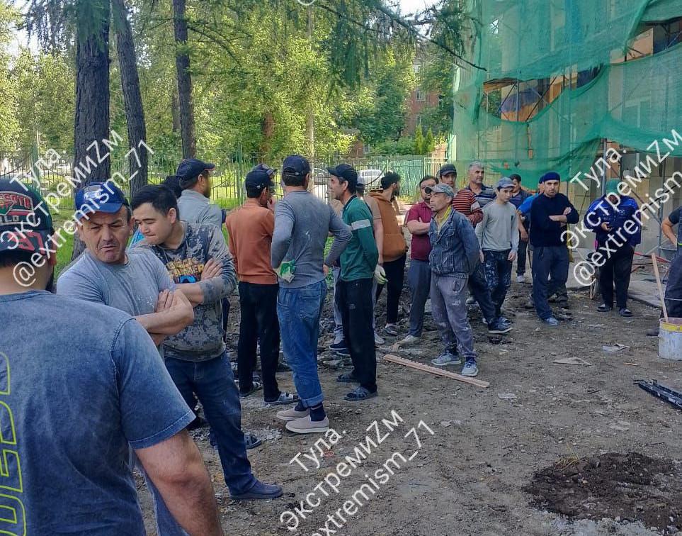 В Туле провели рейды по нелегальным мигрантам Документы проверили у более чем 60 иностранцев. Четверть, то есть 15 человек, оказались нарушителями миграционного и трудового законодательства. Нелегалам выписали штрафы, некоторым из них предстоит депортация.