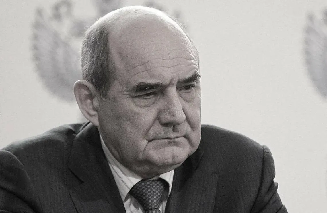 На 72 м году жизни скончался помощник Премьер министра Татарстана Ренат Тимерзянов На 72 м году жизни скончался Ренат Тимерзянов бывший заместитель министра внутренних дел Татарстана и экс главный федеральный инспектор по РТ Церемония прощания пройдет 10 мая место и время будут уточнены В последние годы он работал помощником Премьер министра Татарстана и курировал республиканские подразделения в зоне специальной военной операции Ренат Тимерзянов родился 5 января 1955 года в деревне Татарские Карамалы окончил несколько учебных заведений включая Академию МВД СССР Подробнее на нашем сайте Подписаться Сообщить новость   Вести Татарстан в MAX