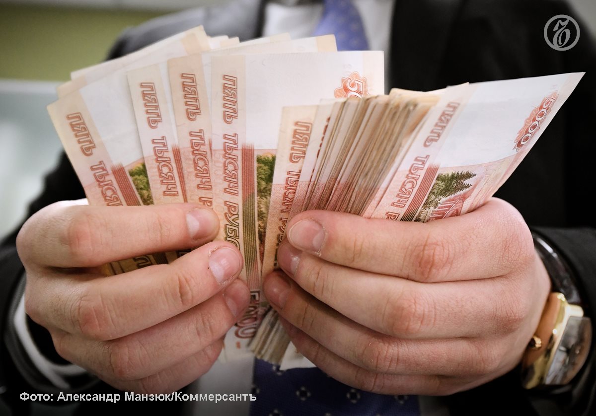 Бывший прокурор Лодейного Поля арестован по делу о взятке Экс прокурор Лодейнопольского района Ленинградской области заключен под стражу по обвинению в получении взятки в два млн рублей сообщили в ГСУ Следственного комитета России по Санкт Петербургу Деньги по данным СКР были получены им 21 августа в лесном массиве в Лодейном Поле от посредника после чего фигурант был задержан и в настоящее время помещен под стражу по обвинению в получении должностным лицом взятки в особо крупном размере и посредничества во взяточничестве уточнили в комитете Мероприятия послужившие основанием для возбуждения дела по данному факту были проведены при координирующей роли Генпрокуратуры РФ kommersant spb