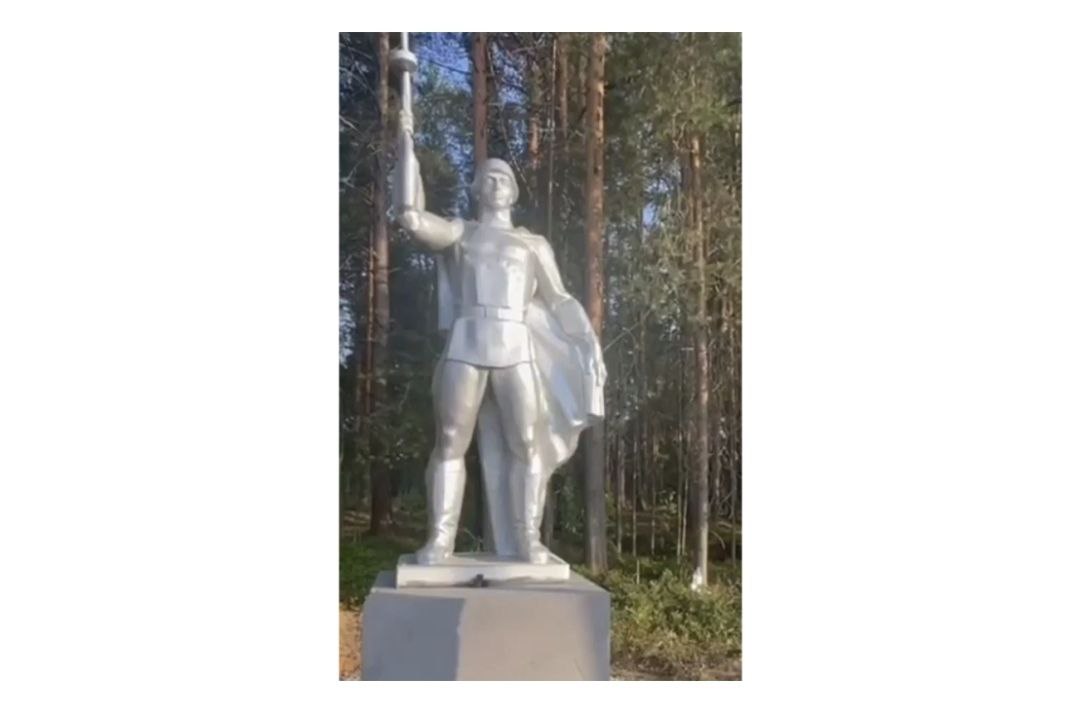 Памятник воину-освободителю отстояли в Карелии  Жители карельских деревень Виданы, Нижние Виданы и Шуйской слободы отстояли право на установку долгожданного памятника воину-освободителю. Они хотели к 80-летию Победы поставить памятник погибшим воинам Великой Отечественной.   Этот монумент раньше находился в поселке Чална. Но там сделали новый монумент, а этот сняли. Жители нашли для него место в деревне Виданы. Но долго не могли согласовать эту инициативу ни с администрацией Чалнинского сельского поселения, ни с администрацией Пряжинского национального района. Чиновники не отказывали, но и ничего не предпринимали.  Все решилось только благодаря Народному фронту
