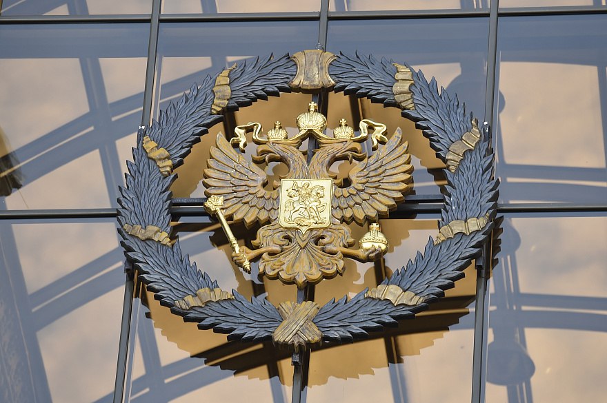 Верховный Суд России повторно рассмотрел жалобу о налоговом аресте имущества банкрота с учетом нового разъяснения Президиума ВС РФ Коллегия по экономическим спорам оставила в силе постановления судов апелляционной и кассационной инстанций которыми требования налогового органа были включены в реестр как обеспеченные залогом Подробнее