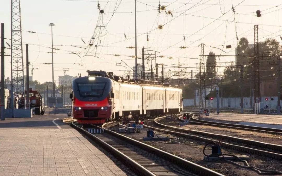 График движения четырех электричек изменится в первой половине марта в Воронежской области    Так, продляется курсирование двух электричек, следующих по понедельникам и пятницам:   №7114/7112 «Белгород – Старый Оскол — Воронеж-1»;  №7115/7117 «Воронеж-1- Старый Оскол — Белгород».    Кроме того, с 1 по 15 марта по понедельникам и пятницам отменяется пригородный поезд №6305 «Воронеж-1 – Касторная Курская» и назначается электричка №6605, курсирующая в этом же направлении.