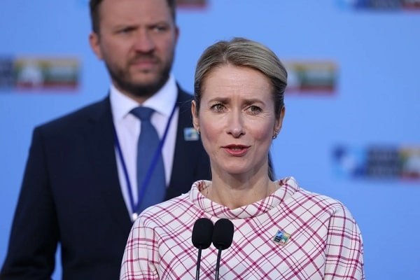 Кая Каллас назвала встречу лидеров России Китая и КНДР прямым вызовом миропорядку Глава евродипломатии заявила что Европа должна противостоять этой новой реальности Председатель КНР стоит рядом с лидерами России Ирана и КНДР в Пекине это не просто антизападная позиция это прямой вызов международному миропорядку основанному на правилах По её словам саммит Шанхайской организации сотрудничества двусторонние и многосторонние встречи в Пекине также работа авторитарных лидеров по созданию нового мира Подпишись на Говорит Москва