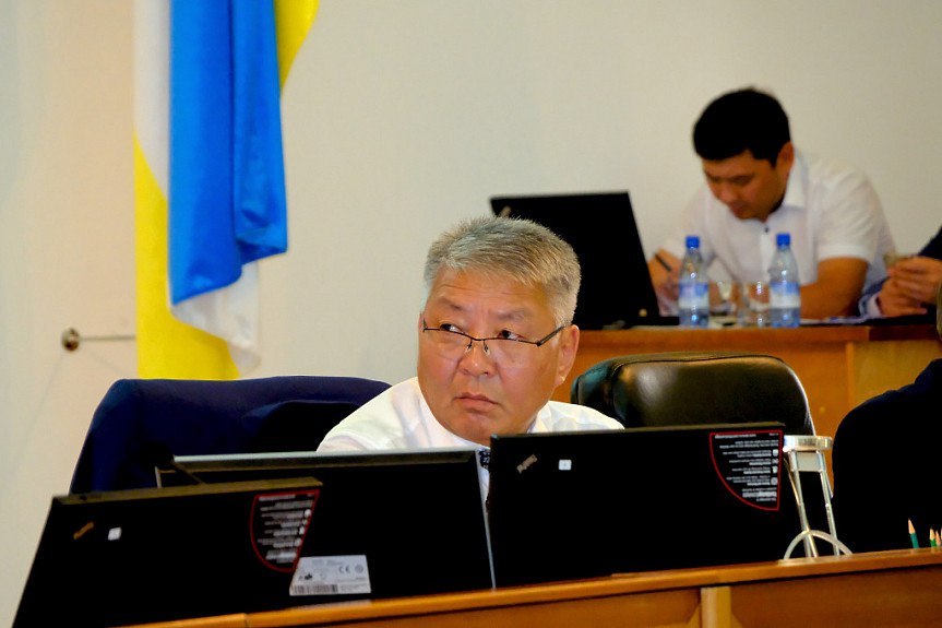 Экс спикер Хурала Бурятии обжаловал приговор Верховный суд Бурятии принял к рассмотрению жалобы бывшего спикера Народного Хурала Цырена Доржиева и других осужденных по громкому уголовному делу компании Витим Апелляционную жалобу на решение райсуда подал и прокурор Гособвинитель вероятно требует ужесточения наказания фигурантам Бурятия Подробности в Номер один Сообщить нам свою новость можно по кнопке Письмо в редакцию