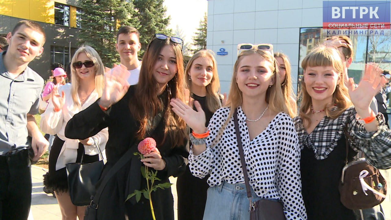 Сегодня в Калининграде подведут итоги VIII сезона Всероссийской олимпиады студентов «Я – профессионал» – проекта президентской платформы «Россия – страна возможностей».   В VIII сезоне участниками стали более 185 тысяч студентов российских вузов, готовых работать над реальными отраслевыми задачами, создавать инновации и развиваться в крупнейших компаниях страны.   За время проведения проекта он охватил более 1,4 млн молодых людей из всех регионов России и 147 государств, в экосистему проекта входят более 700 ведущих работодателей, а организаторами являются 33 лучших университета страны.    Подробнее расскажем в одном из ближайших выпусков калининградских «Вестей»!