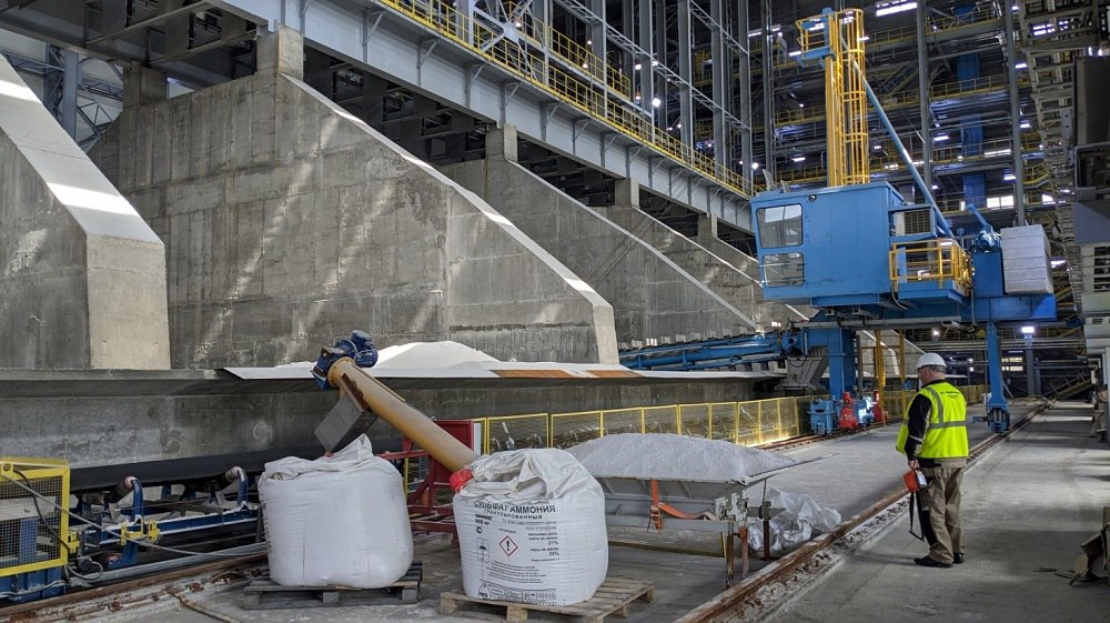 Ростехнадзор одобрил запуск крупного производства в Карабаше Проект который должны были запустить ещё в прошлом году задержался из за проблем с экологическим разрешением Теперь предприятие готово приступить к выпуску различных марок минеральных удобрений dk chel