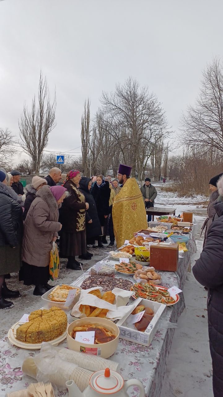 В Моспино православная община организовала благотворительную ярмарку. Собранные средства были  переданы двум семьям с детьми-инвалидами