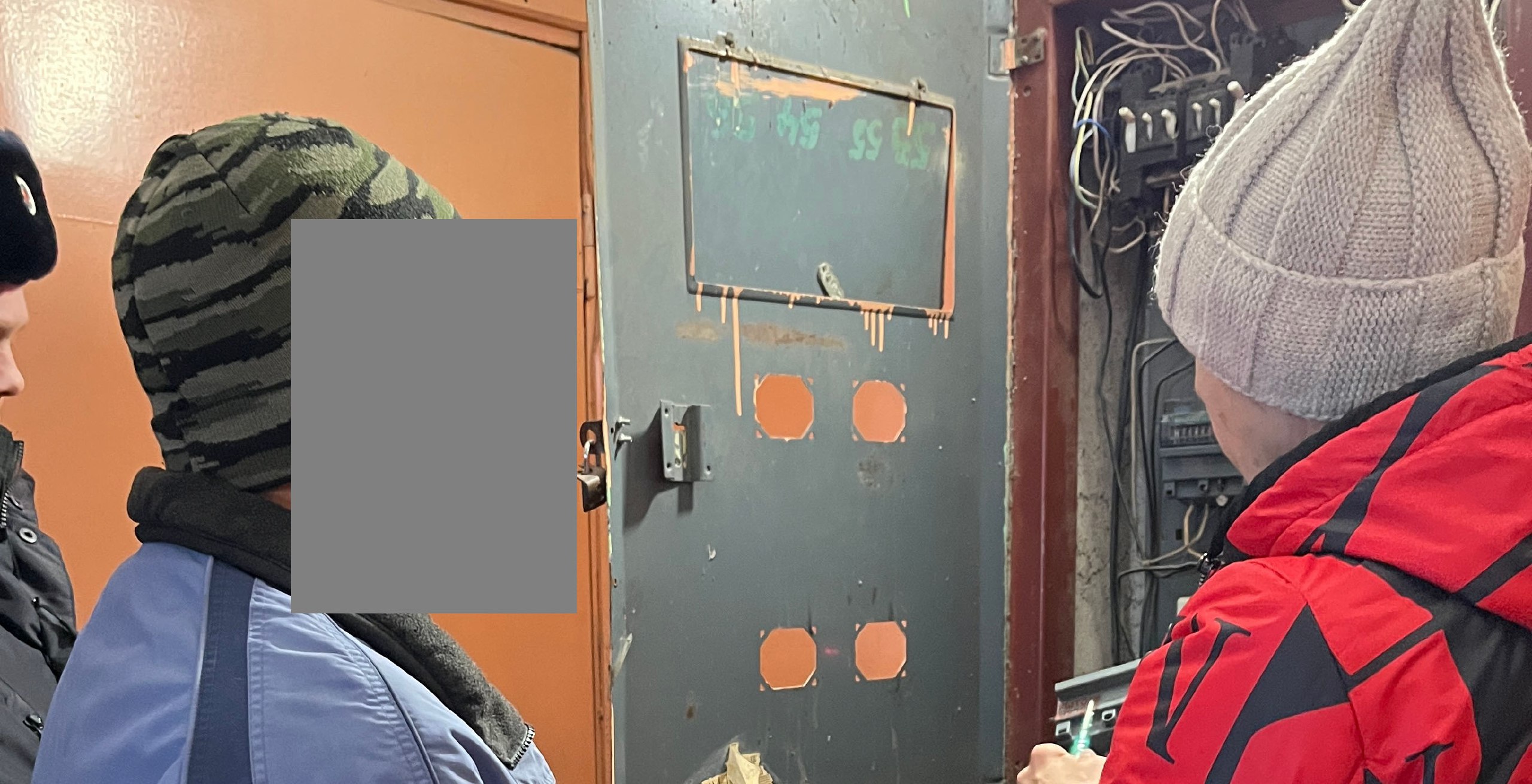 Жители поселка Нагорный предстанут перед судом за воровство электроэнергии На Камчатке возбудили дело за незаконное подключение к электросетям Должники более 10 раз срывали пломбы и воровали электричество Нажмите для подробностей kam24 ru news main 20251126 123044 html utm source telegram utm medium messenger