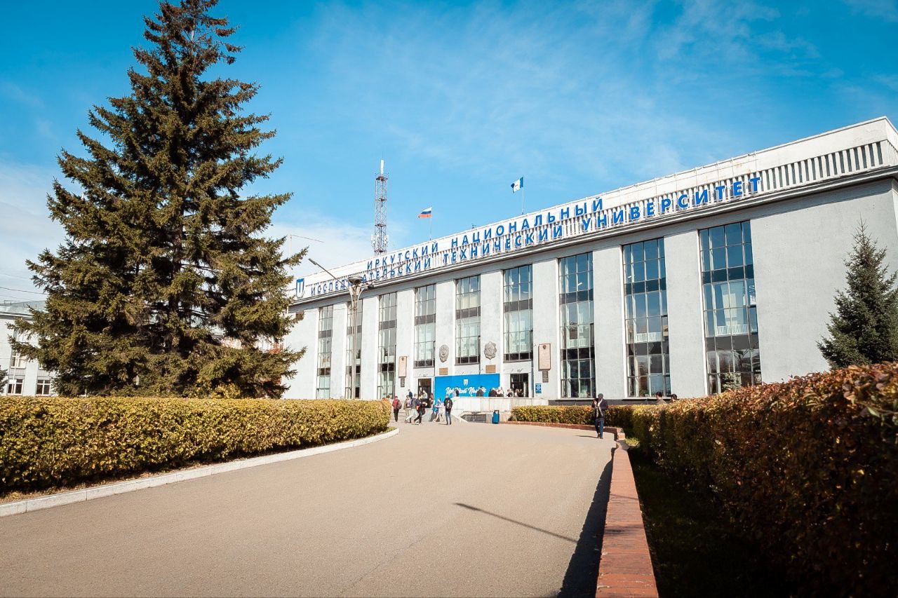 Студенты и преподаватели Иркутского Политеха примут участие во втором отборочном этапе Международного чемпионата по битве роботов 2025 года Отборочный этап состоится 11 октября в Московской области В соревнованиях сразятся 28 команд из России Индии и Бразилии Цель чемпионата популяризация инженерной мысли как драйвера развития и поддержки современных цифровых технологий 11 октября с 11 40 до 19 30 по московскому времени будет доступная прямая трансляция соревнований по ссылке Подписывайтесь на Правительство Иркутской области в МАХ