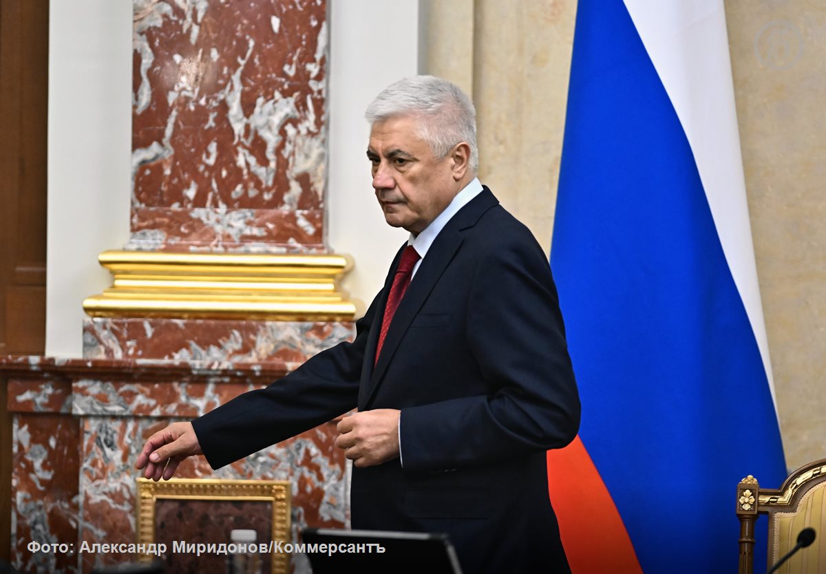 С начала года в России предотвратили 21 нападение в учебных заведениях 15 регионов Об этом заявил глава МВД Владимир Колокольцев Продолжаем превентивные мероприятия в отношении лиц которые проявляют интерес к идеологии массовых убийств в образовательных организациях сказал он на заседании комитета Госдумы по безопасности и противодействию коррупции Министр добавил что ведомство готово разбираться в вопросе вовлечения подростков в экстремистскую деятельность По его словам этот процесс требует совместной работы с профильным думским комитетом Подписывайтесь на Ъ в Telegram в MAX Оставляйте бусты