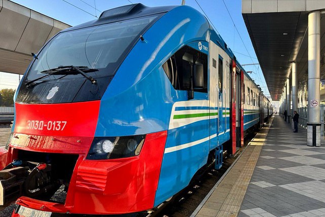 Узбекистан закупит 23 электропоезда для пригородных маршрутов Узбекистан планирует значительно расширить сеть пригородных железнодорожных перевозок закупив 23 электропоезда для соединения Ташкента с пригородной агломерацией   English O zbek tilida Ўзбек тилида На русском iOS Android