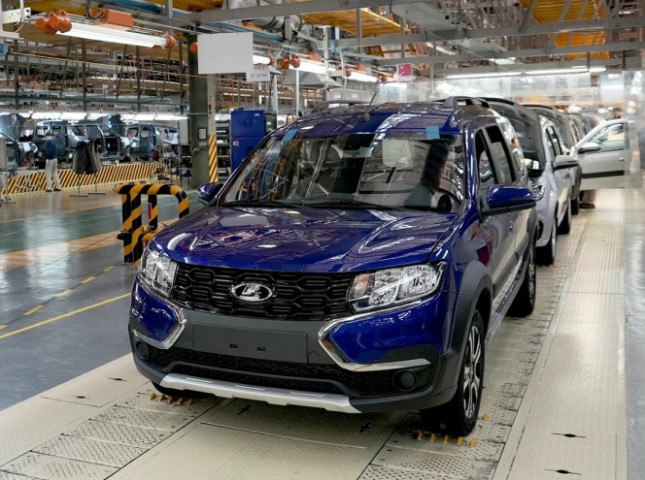 АВТОВАЗ, «LADA Ижевск» и «Автозавод Санкт-Петербург» вышли из корпоративного отпуска 18 августа сразу три предприятия российского автопрома возобновили производство после корпоративного отпуска, сообщает агентство «АВТОСТАТ». Напомним, что в предыдущие три недели с 28 июля по 17 августа АВТОВАЗ, «LADA Ижевск» и «Автозавод Санкт-Петербург» находились в корпоративном отпуске. Подробнее на сайте autostat.ru