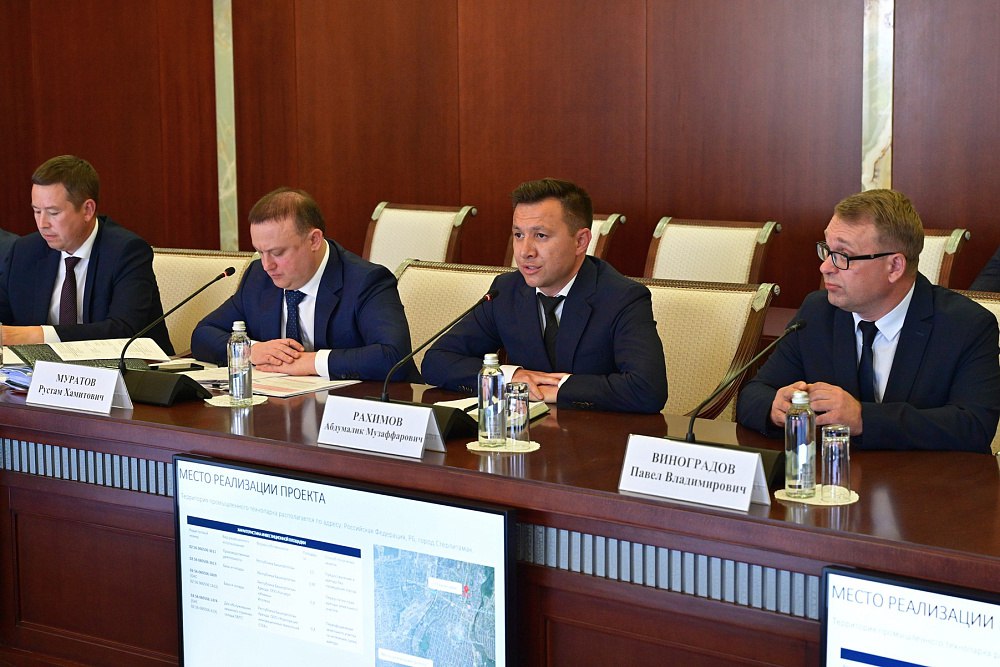 730 млн рублей планируют вложить в промышленный технопарк «Толпар» в Стерлитамаке. Проект обсудили на Инвестчасе. Он разместится на месте бывших вспомогательных служб завода «ВТС». Инвестор планирует вложить 730 млн рублей в ремонт площадки и строительство инфраструктуры. Проект ориентирован на малый и средний бизнес. По задумке, там появится больше 100 новых рабочих мест. Проект уже получил статус приоритетного и налоговые льготы. Подпишись на «Короче, Стерлитамак»