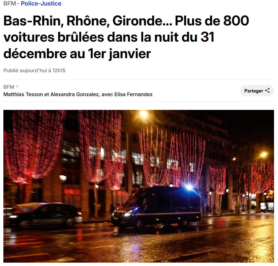 Более 800 автомобилей были сожжены во Франции в ходе новогодних празднований сообщает BFMTV со ссылкой на полицию В ночь с 31 декабря на 1 января зафиксировано 813 сгоревших машин при этом 183 из них загорелись из за распространения огня Больше всего инцидентов произошло в департаменте Нижний Рейн со Страсбургом там сгорели 117 автомобилей Далее следуют Рона 82 машины Жиронда и Валь д Уаз по 36 а также Нор 32 Поджоги и акты вандализма также отмечены в ряде других департаментов кроме автомобилей поджигались мусорные баки и строительные ограждения Несколько человек получили тяжелые травмы при запуске фейерверков в том числе 12 летний ребенок В Париже за новогоднюю ночь были задержаны 125 человек за насилие вандализм и преступления связанные с наркотиками пишет Le Figaro При этом столичная полиция подчеркнула что в самой столице поджогов автомобилей и городской инфраструктуры не зафиксировано Для обеспечения порядка МВД Франции задействовало около 90 тысяч полицейских и жандармов из них порядка 10 тысяч в Париже и пригородах Глава ведомства Лоран Нуньес распорядился жестко реагировать на любые проявления насилия и вандализма
