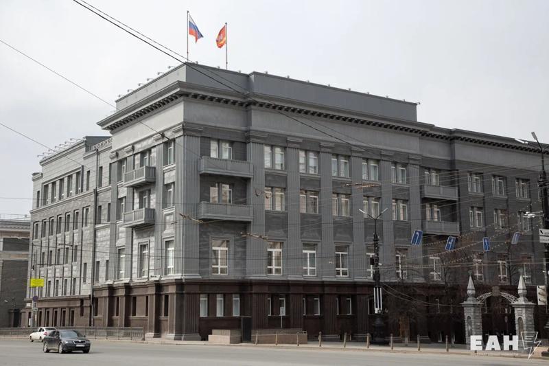 Избирком зарегистрировал первого кандидата-самовыдвиженца на выборах в заксобрание Челябинской области Им стала директор муниципального учреждения «Центр народного творчества» Травниковского сельского поселения и депутат местного совета Елена Юртаева. Такая информация указана на сайте регионального избиркома. Всего в качестве самовыдвиженцев на выборы в ЗСО заявились два кандидата. Второй претендент — главный инженер ООО СМУ «Бурино» Владимир Гертье из Кунашакского района. Его пока не зарегистрировали в качестве кандидата. Самовыдвиженцам для участия в выборах необходимо собрать около 3 тыс. подписей. После проверки их подлинности избирком принимает решение о регистрации кандидата.