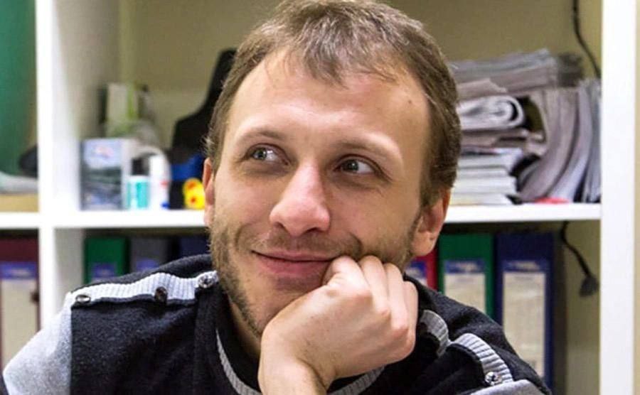 Главного редактора издания Псковская губерния Дениса Камалягина заочно приговорили к трём годам колонии строго режима Псковский городской суд признал журналиста виновным по статьям о повторной дискредитации армии ч 1 ст 280 3 УК и уклонении от исполнения обязанностей иностранного агента ч 2 ст 330 1 УК Сам Камалягин проживает за пределами России Фото из соцсетей Подписаться Связаться Поддержать Patreon Boosty