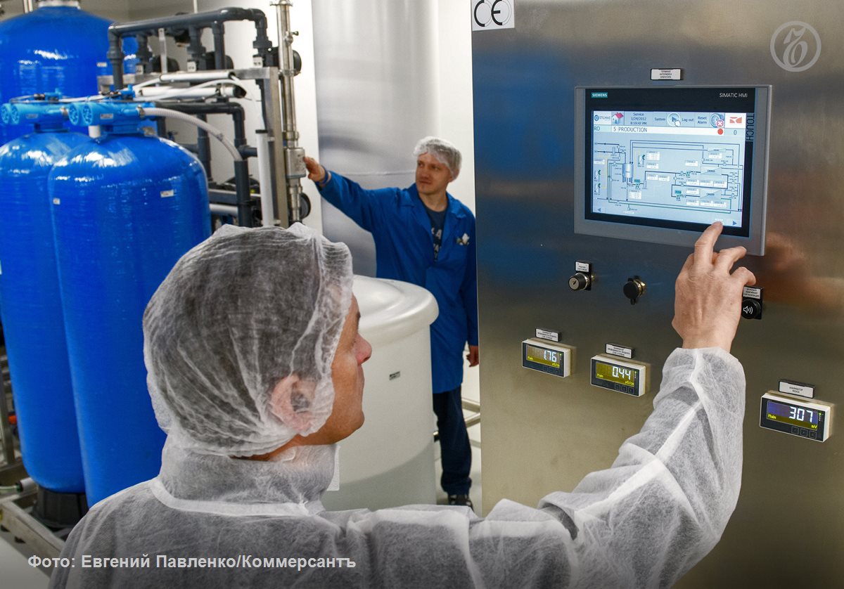 В России локализуют лекарство из КНР от астмы и атопического дерматита Как сообщили Ъ в Биннофарм Групп компания договорилась с китайской Mabwell о локализации дупилумаба на основе моноклональных антител Сейчас это лекарство стоимостью в среднем 76 тыс руб за упаковку поставляет французская Sanofi В январе октябре в РФ было реализовано 45 тыс пачек препаратов с дупилумабом на сумму 3 5 млрд руб подсчитали для Ъ в DSM Group В натуральном выражении это на 29 больше год к году в денежном на 30 Приобретение прав на препараты из Китая для последующей коммерциализации становится трендом и для западной фарминдустрии При этом локализация биопрепаратов не всегда предполагает полный производственный цикл отмечают участники рынка Ъузнал