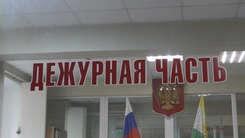  В Челябинске задержали серийного вора велосипедов Сотрудники полиции раскрыли серию краж двухколесного транспорта. В Отдел полиции «Металлургический» обратился предприниматель, сообщивший о пропаже велосипеда стоимостью 20 000 рублей. - Мужчина арендовал велосипед в пункте проката на улице Первого Спутника, но не вернул его в установленный срок. - На звонки арендодателя злоумышленник не отвечал. Задержанный — ранее судимый житель соседнего региона, 1987 г.р. Он похитил велосипед путем обмана, а затем продал его в комиссионный магазин. Возбуждены уголовные дела, по факту мошенничества по ст. 159 УК РФ и по четырем эпизодам краж велосипедов по ст. 158 УК РФ. Полиция проверяет возможную причастность задержанного к другим преступлениям и собирает доказательства.