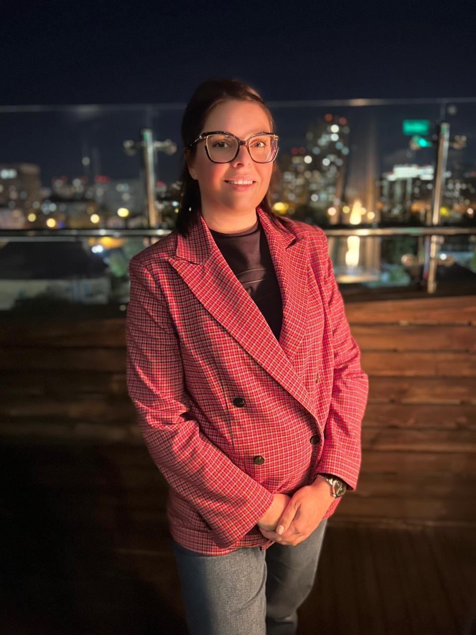 Надежда Панаетова покинет пост вице мэра Краснодара Панаетова покидает свой пост из за сложности совмещения государственной службы с семейной жизнью Я приняла решение покинуть свою должность Безусловно это решение не совсем простое на службе я 19 лет Люблю Краснодар всем сердцем и всегда старалась работать для его развития не жалея сил и личного времени сказала Надежда Личный архив Надежды Панаетовой РБК Юг и Северный Кавказ в MAX