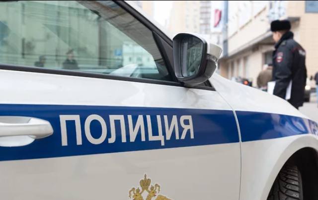 Жительница Благоварского района приговорена к четырем годам лишения свободы в колонии общего режима за разбойные нападения на микрофинансовые организации в Уфе Срочно деньги и Грант Займ В мае этого года подсудимая купила страйкбольные гранаты В офисе Срочно деньги подсудимая угрожая сотруднику фирмы гранатой похитила 24 5 тыс руб а в Грант Займ 167 руб В качестве вознаграждения за участие в преступлении ей было обещано денежное вознаграждение Фото Олег Харсеев Коммерсантъ Подписывайтесь на Ъ Уфа Оставляйте бусты