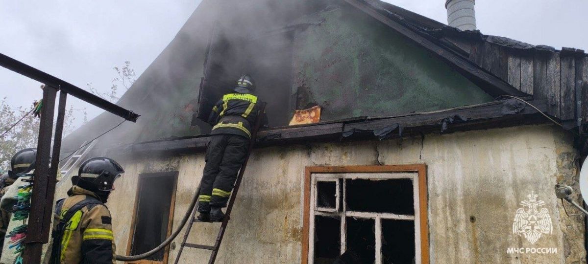 Амчане остались без крыши над головой     Вчера, 1 ноября, в деревне Большое Лыково сгорела крыша частного дома, сообщили в МЧС региона.  ↗  Прислать новость   Подписаться