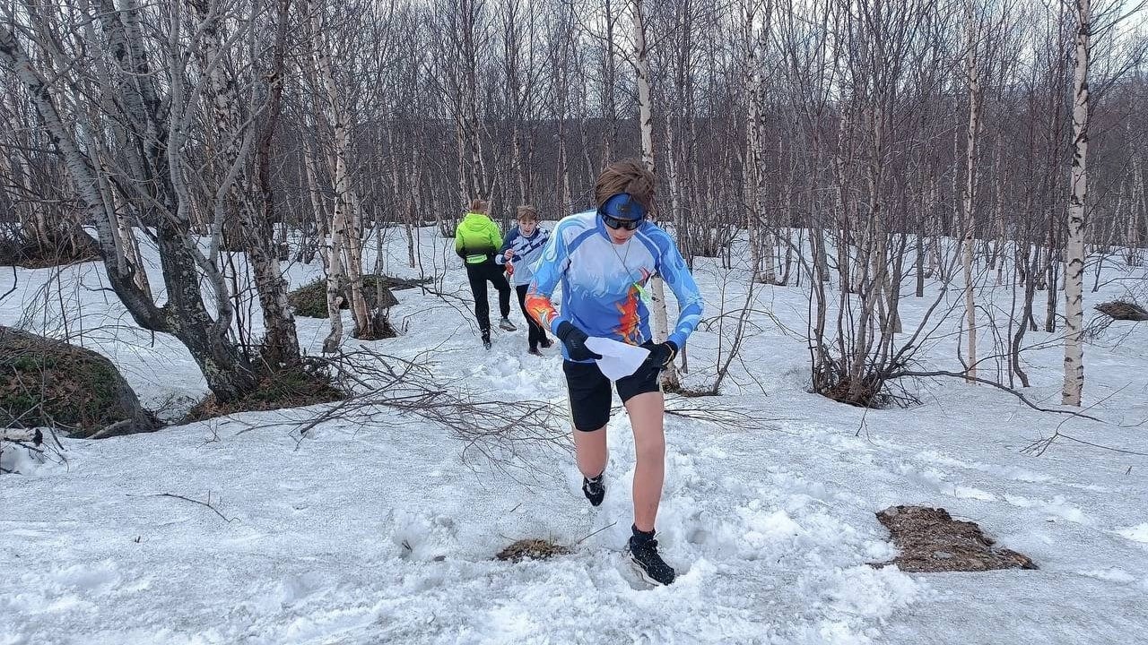 Всероссийские соревнования по спортивному ориентированию прошли в Мурманске В Долине Уюта в дисциплине "кросс-выбор" себя испытали 202 участника. Победителями "Российского Азимута" стали 16 спортсменов. Фото: минспорта Мурманской области Подпишись — Вести Мурман