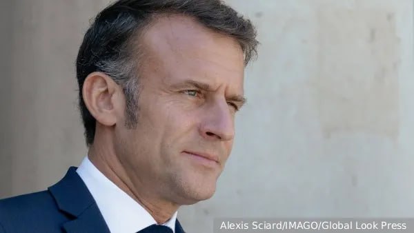 Макрон после разговора с Зеленским заявил о «необходимости» усиления давления на Россию и поприветствовал введение санкций ЕС против России. Подписаться Читать эксклюзив