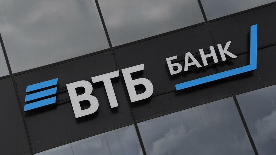 ВТБ предоставил первый технологический кредит под поручительство ВЭБ.РФ   Челябинскому «Заводу Роботов» предоставлен первый технологический кредит ВТБ в размере 2 млрд рублей под поручительство ВЭБ.РФ в рамках механизма «Фабрика проектного финансирования».  Проект «Завод Роботов» предполагает организацию серийного производства промышленных роботов-манипуляторов для импортозамещения такой продукции на рынке. Предприятие одним из первых в России занялось серийным производством и сборкой промышленных роботов. К настоящему моменту осуществляется выпуск предсерийных и опытных образцов. При выходе на полную мощность завод планирует выпускать до 740 роботов в год грузоподъемностью до 120 кг.